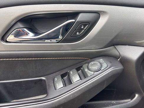 Used 2019 Chevrolet Traverse LT w/ LPO, Floor Liner Package AWD/4WD image 17