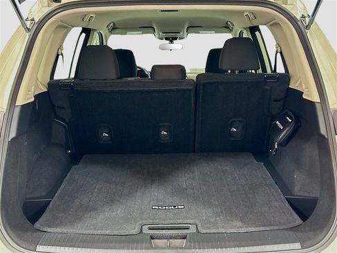 Used 2024 Nissan Rogue S image 22