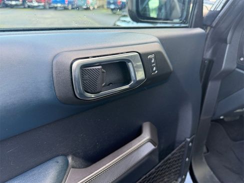 Used 2022 Ford Bronco Outer Banks image 11