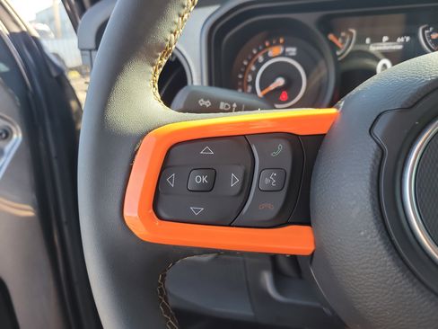 Used 2025 Jeep Wrangler Sport S image 26