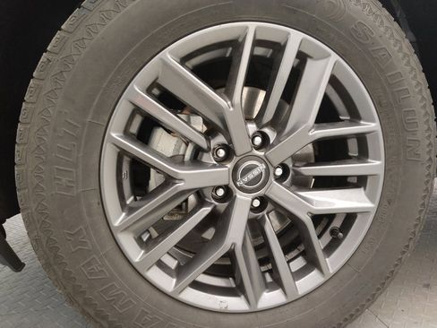 Used 2024 Nissan Rogue S FWD image 31