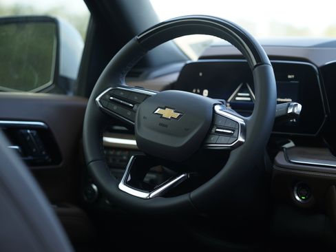 New 2026 Chevrolet Suburban High Country image 18