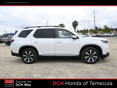 Used 2025 Honda Pilot Touring image 5