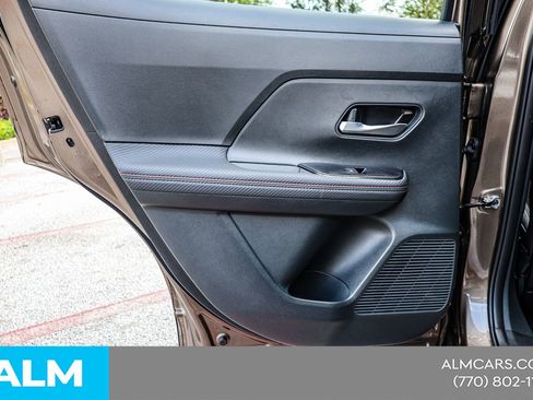 Used 2025 Nissan Kicks SR image 44