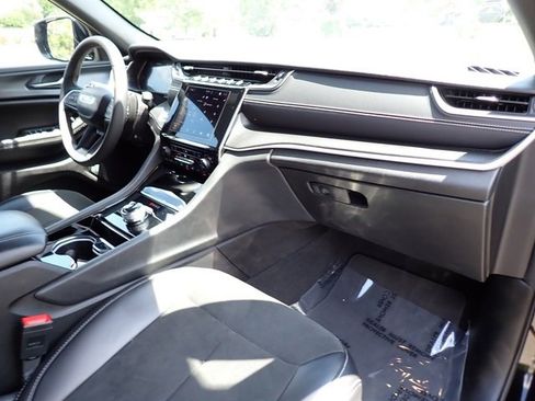 Certified 2023 Jeep Grand Cherokee Altitude image 13