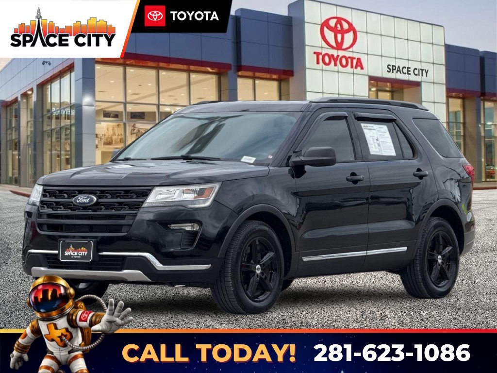 Used 2019 Ford Explorer XLT FWD image 1