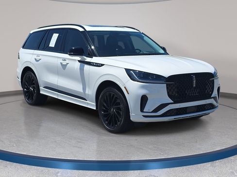 New 2026 Lincoln Aviator Reserve AWD/4WD image 3