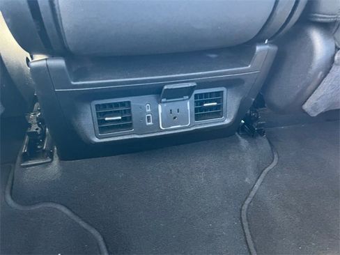 Used 2025 GMC Sierra 1500 SLT image 25