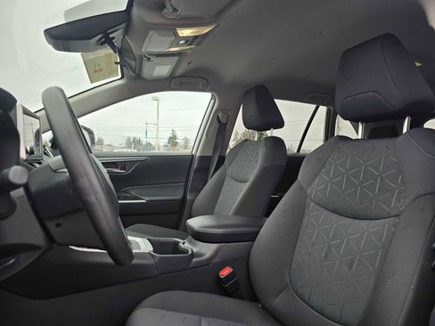 Certified 2025 Toyota RAV4 XLE image 21