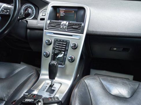 Used 2012 Volvo XC60 T6 AWD/4WD image 19