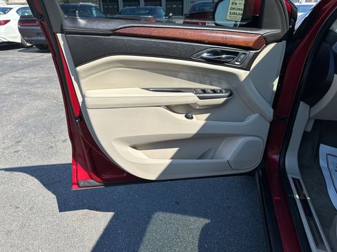 Used 2013 Cadillac SRX Luxury image 19