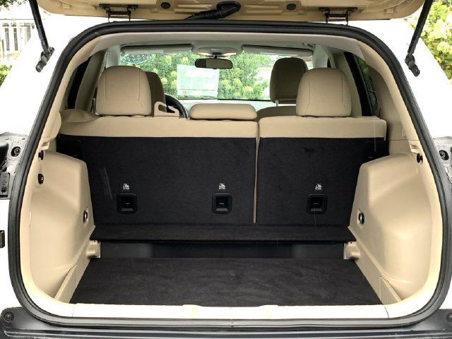 Used 2020 Jeep Cherokee Latitude FWD image 38