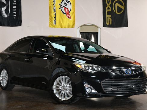 Used 2015 Toyota Avalon XLE Touring FWD image 3