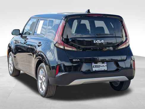 Certified 2025 Kia Soul LX FWD image 3