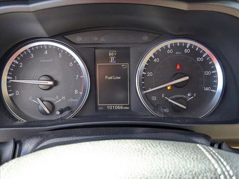 Used 2016 Toyota Highlander XLE image 11