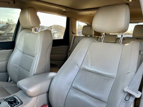 Used 2019 Jeep Grand Cherokee Limited w/ Luxury Group II image 39