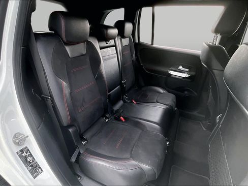 Used 2021 Mercedes-Benz GLB 250 w/ AMG Line image 19