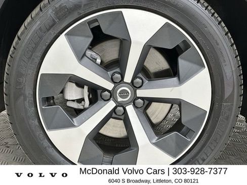 Certified 2025 Volvo XC40 B5 Plus AWD/4WD image 10