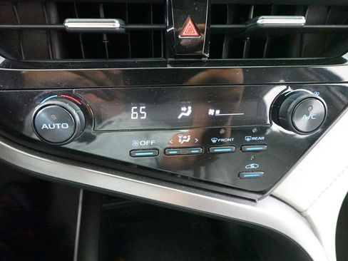 Used 2021 Toyota Camry SE image 18