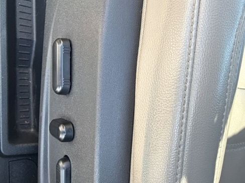 Used 2018 Ford Escape Titanium AWD/4WD image 16