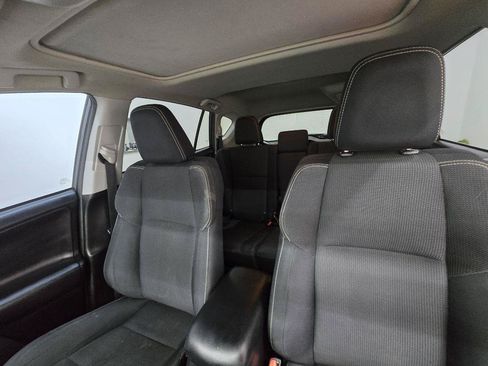 Used 2018 Toyota RAV4 XLE AWD/4WD image 12