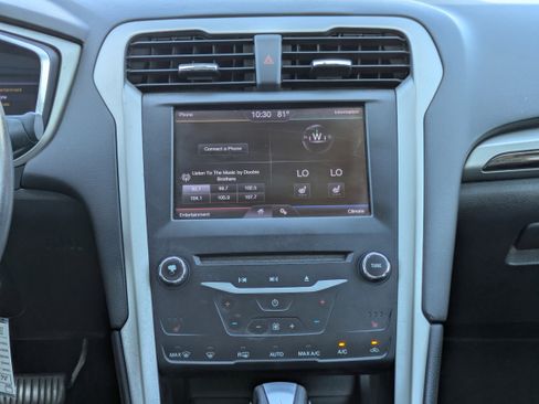 Used 2013 Ford Fusion SE FWD image 14