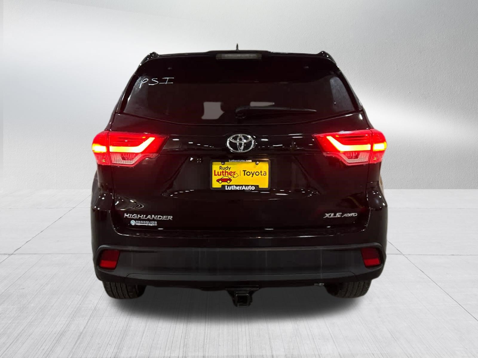 Used 2018 Toyota Highlander XLE AWD/4WD image 10