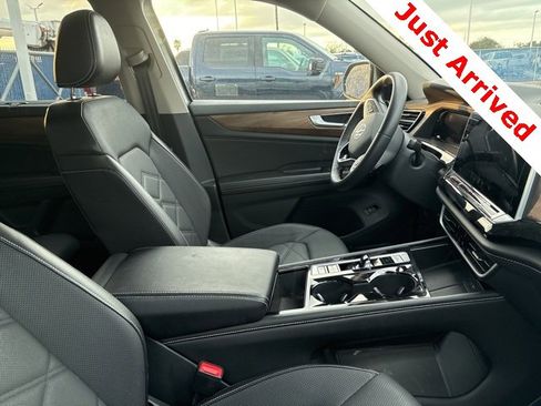 Used 2024 Volkswagen Atlas SE image 9