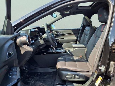 New 2026 Chevrolet Trax RS w/ Sunroof Package FWD image 19