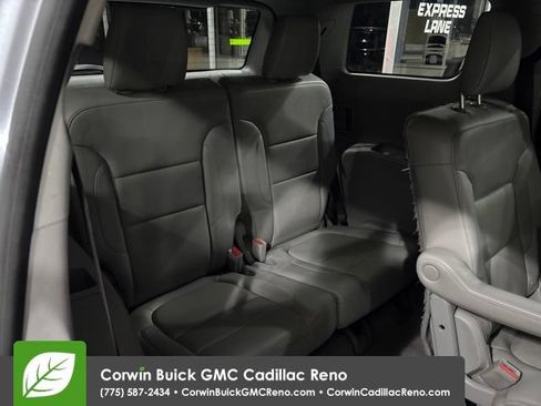 Used 2017 GMC Acadia SLT FWD image 18
