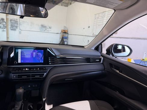 Used 2025 Toyota Camry LE image 34