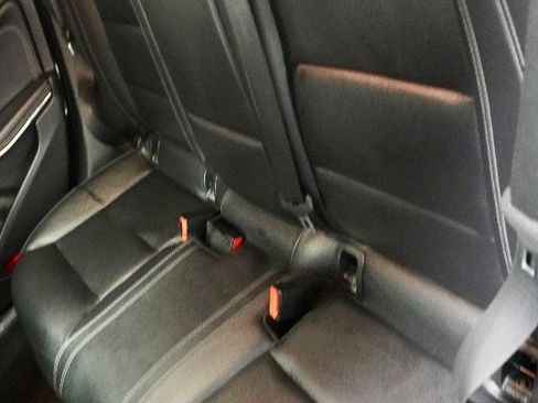 Used 2017 Mercedes-Benz CLA 250 4MATIC image 5