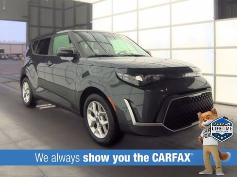 Used 2025 Kia Soul LX w/ LX Technology Package FWD image 2
