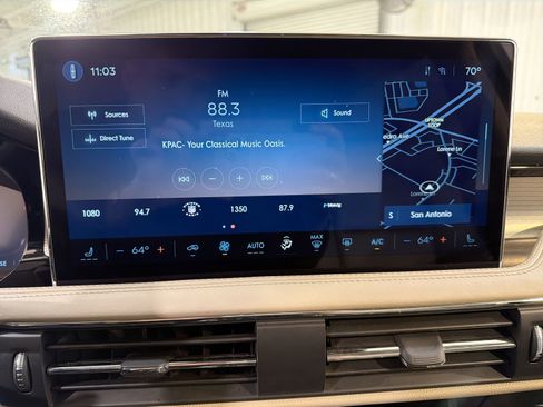 Used 2025 Lincoln Corsair AWD image 17