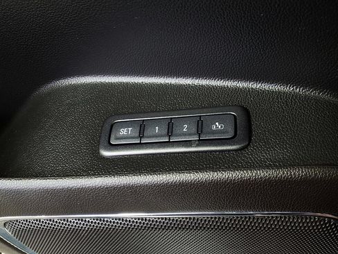Used 2018 Chevrolet Tahoe Premier RWD image 19