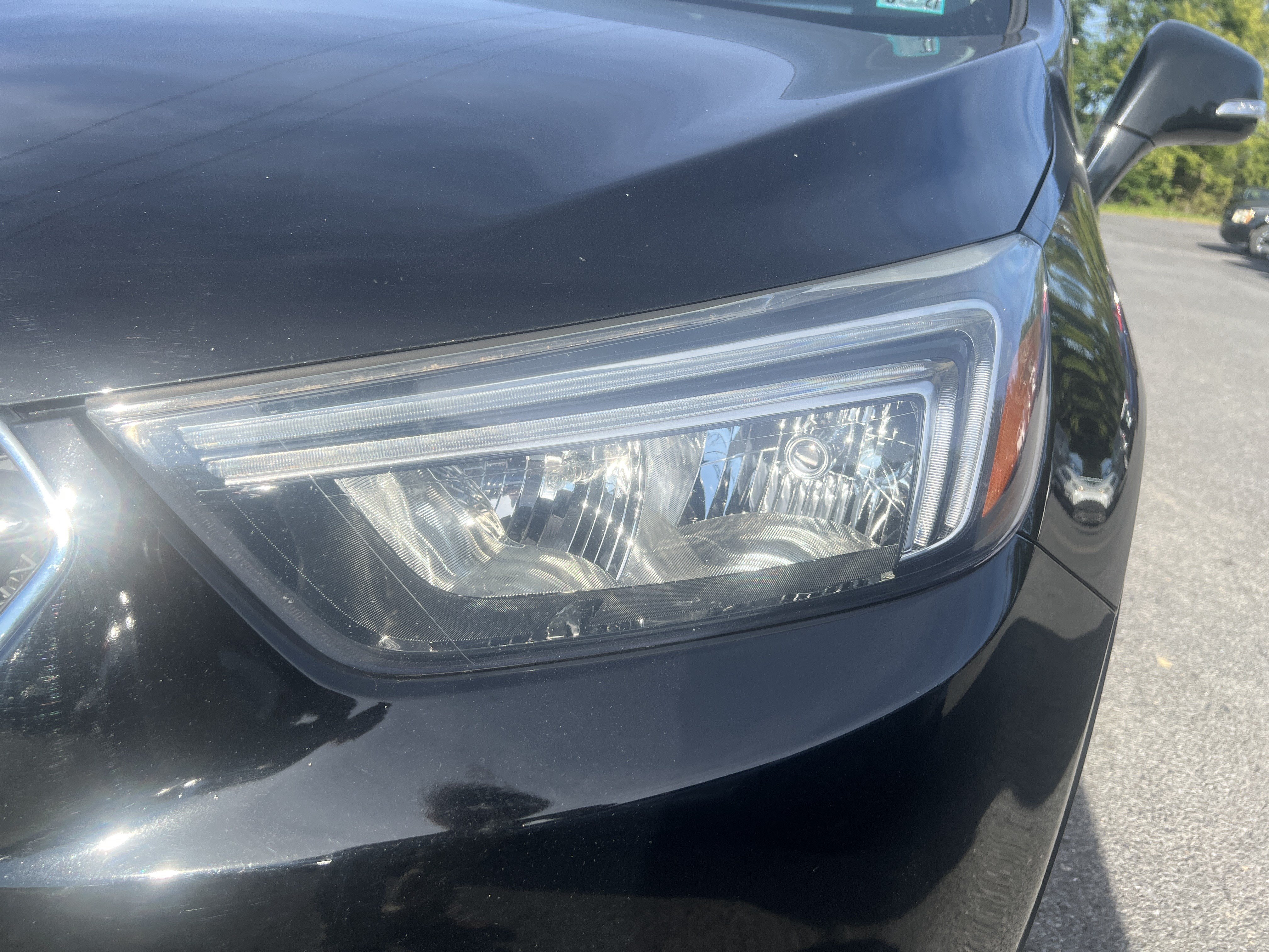 Used 2019 Buick Encore Sport Touring AWD/4WD image 10
