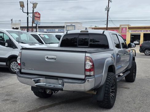 Used 2014 Toyota Tacoma PreRunner w/ SR5 Package RWD image 3