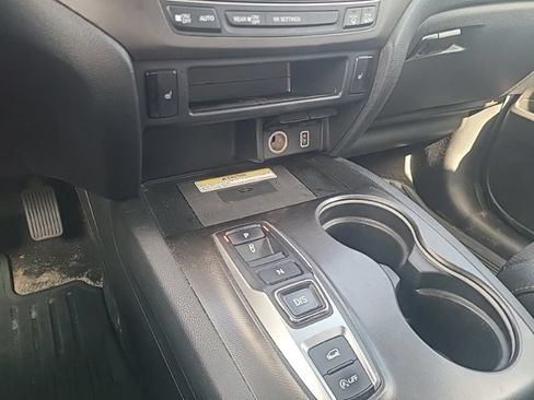 Used 2022 Honda Passport TrailSport image 16
