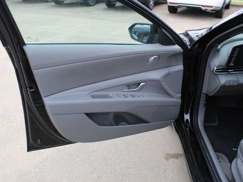 New 2026 Hyundai Elantra Hybrid FWD image 11