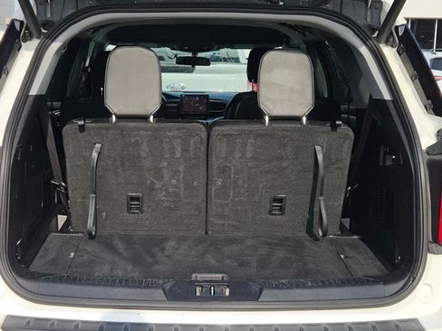 Used 2020 Ford Explorer XLT w/ Equipment Group 202A RWD image 5