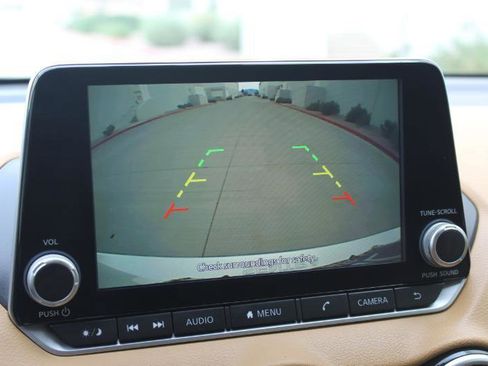 Used 2022 Nissan Sentra SV w/ SV Premium Package image 32