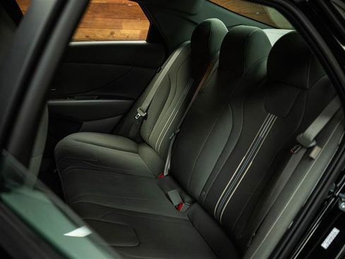 Used 2024 Hyundai Elantra SEL image 10