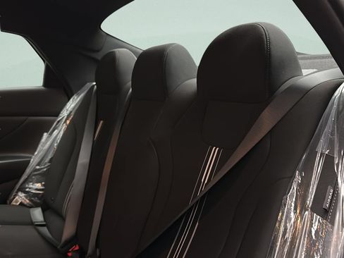 Certified 2025 Hyundai Elantra SEL FWD image 13