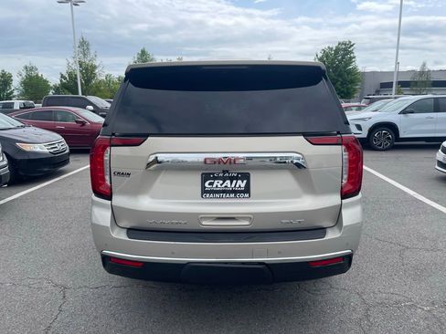 Used 2021 GMC Yukon XL SLT w/ SLT Premium Package AWD/4WD image 6