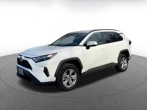 Used 2025 Toyota RAV4 XLE image 7