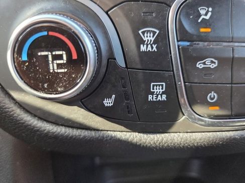 Used 2019 Chevrolet Equinox LT w/ Driver Convenience Package image 13