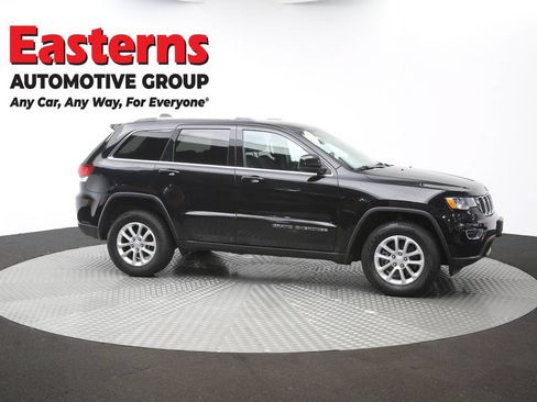 Used 2021 Jeep Grand Cherokee Laredo AWD/4WD image 49