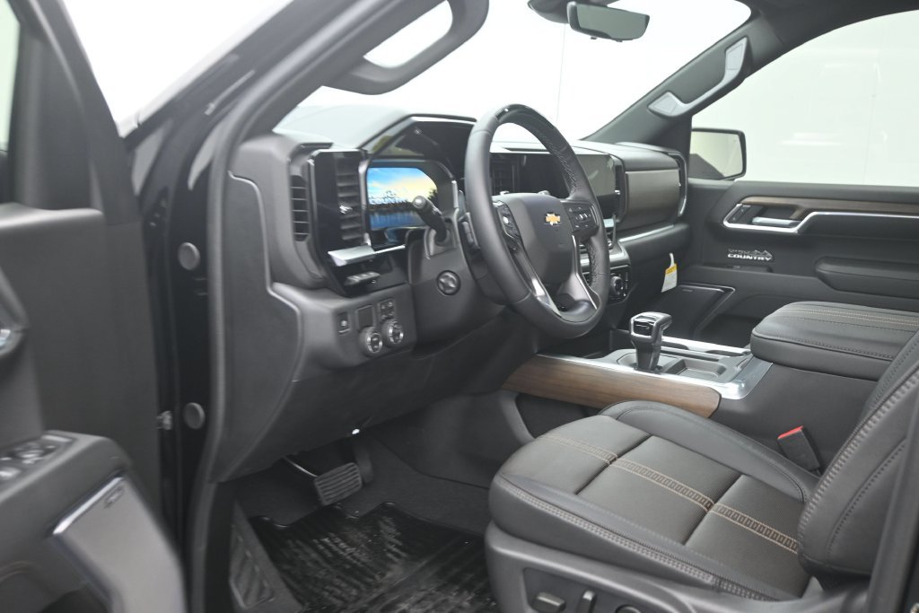 Used 2026 Chevrolet Silverado 1500 High Country w/ Technology Package RWD image 10