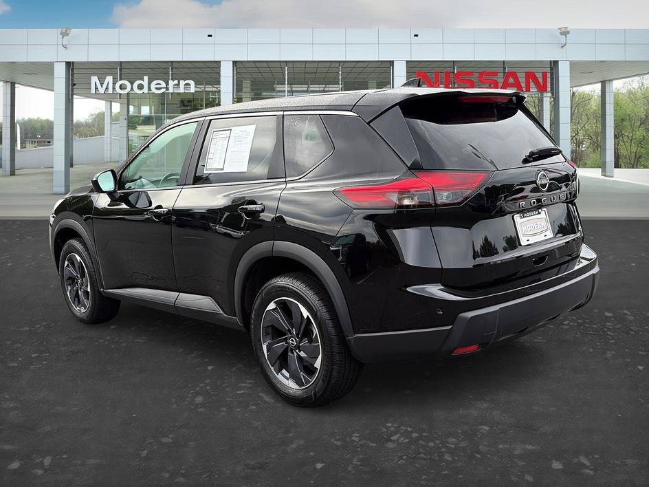 Certified 2025 Nissan Rogue SV FWD image 3