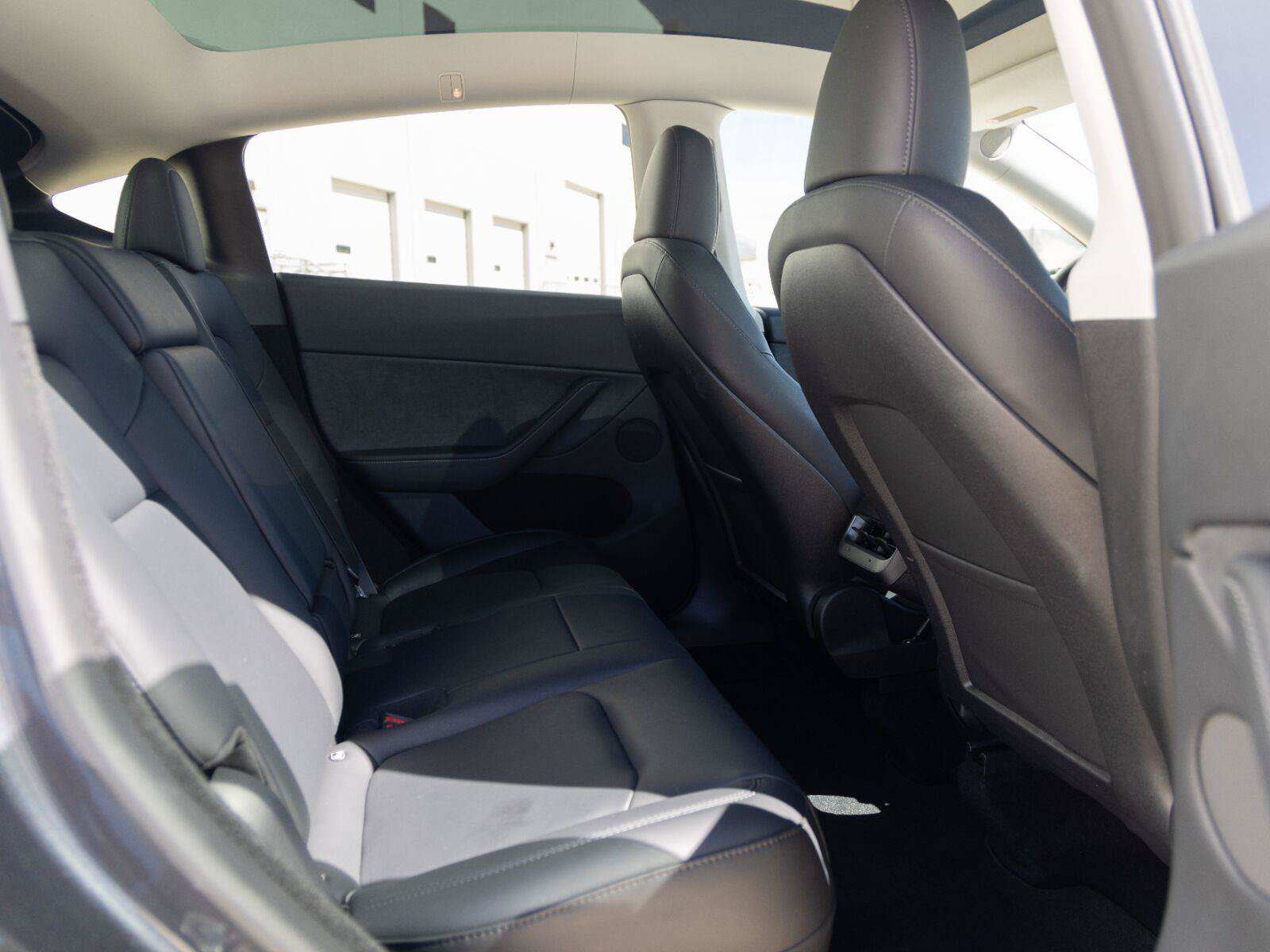 Used 2024 Tesla Model Y Long Range AWD/4WD image 26